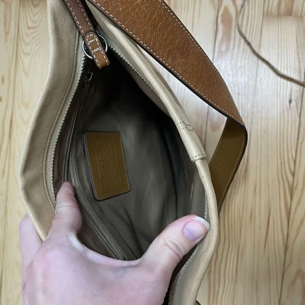 COACH BEIGE # k0782-f10938 ZIPPER OPEN LADIES LEATHER PURSE - SHOULDER BAG Tan‎